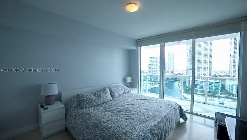 image Brickell on the River North3