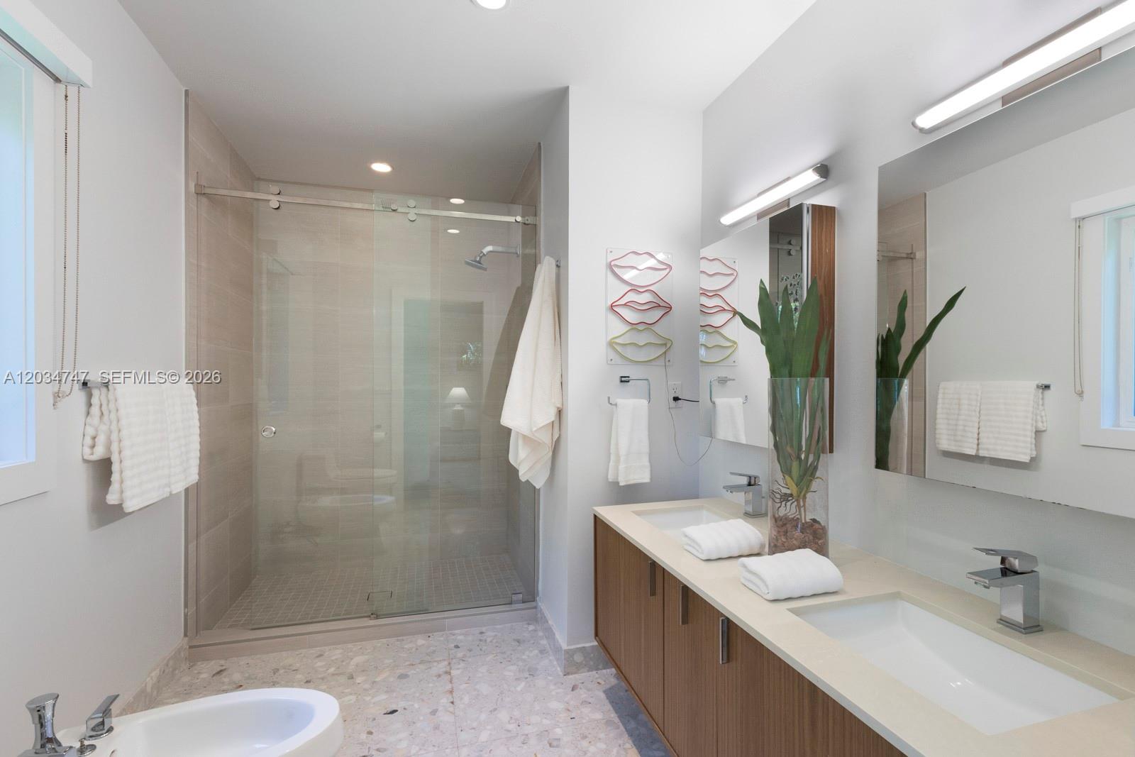 5780 Las Palmas Coral Gables, FL 33156