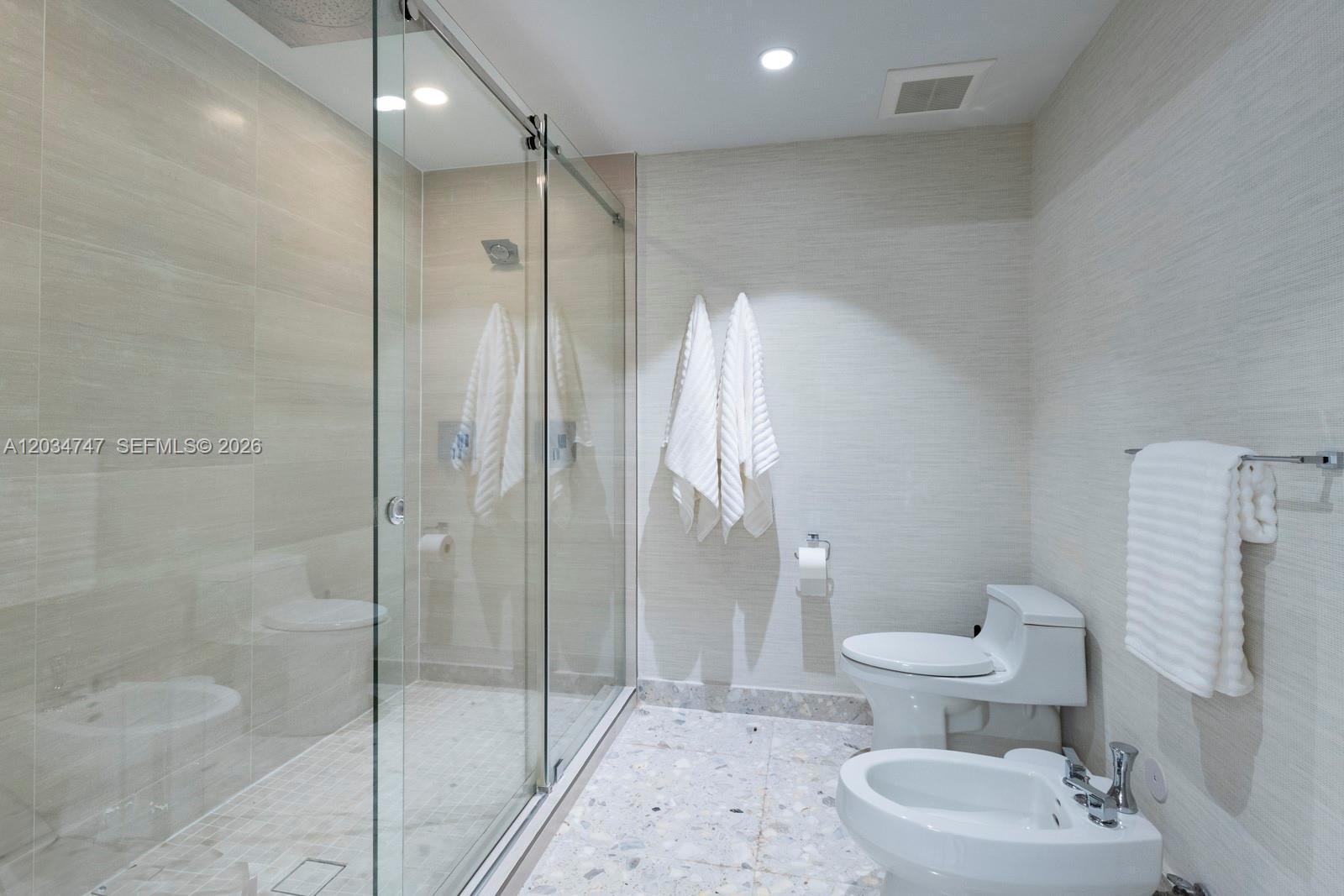 5780 Las Palmas Coral Gables, FL 33156