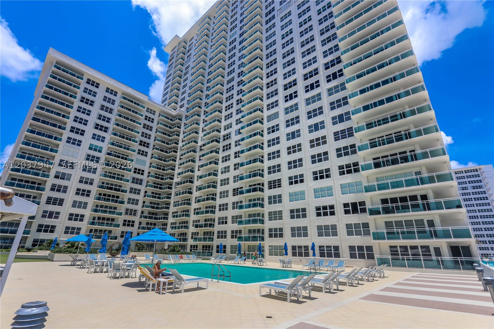 3900 Galt Ocean Dr #403