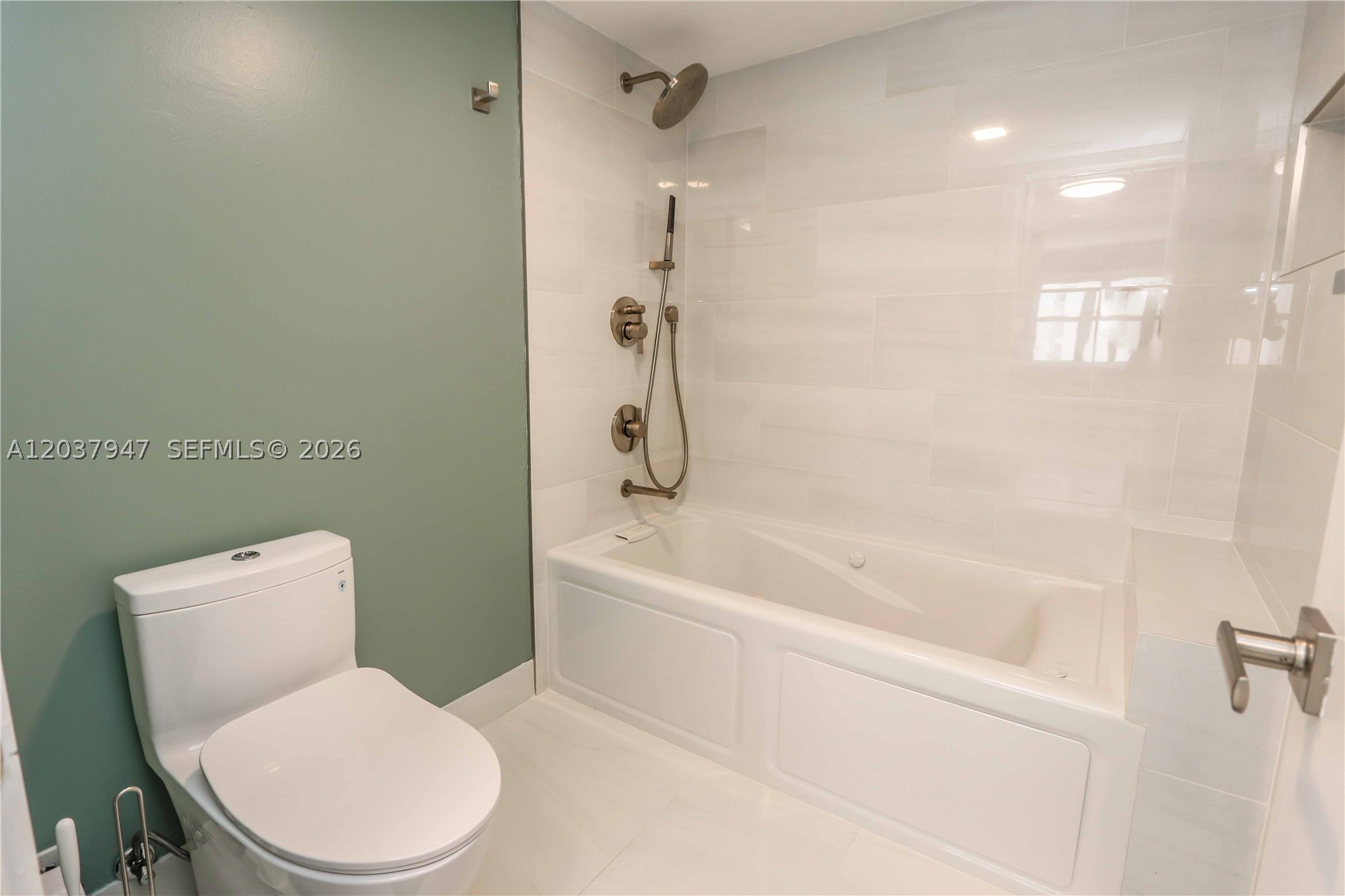 3900 Galt Ocean Dr #403 Fort Lauderdale, FL 33308