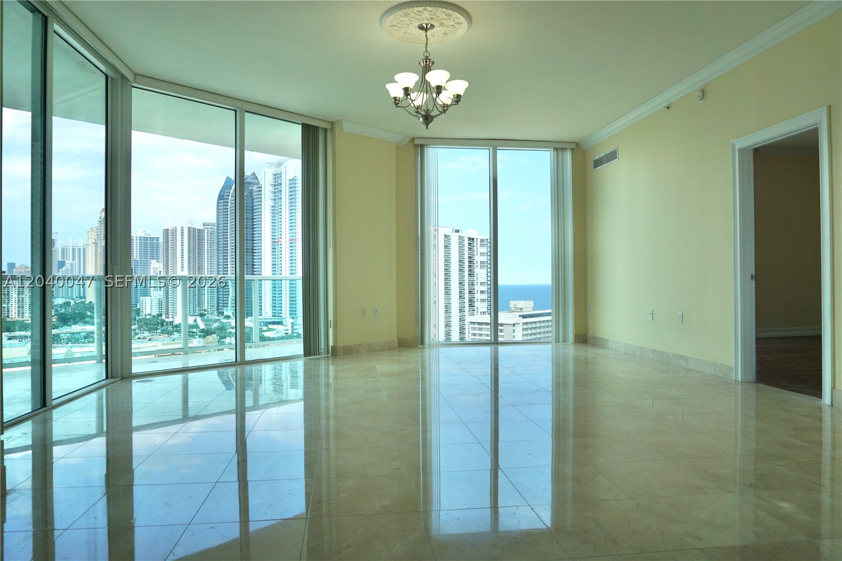 image St Tropez Sunny Isles1