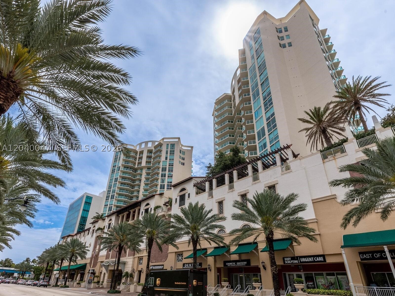 image St Tropez Sunny Isles25