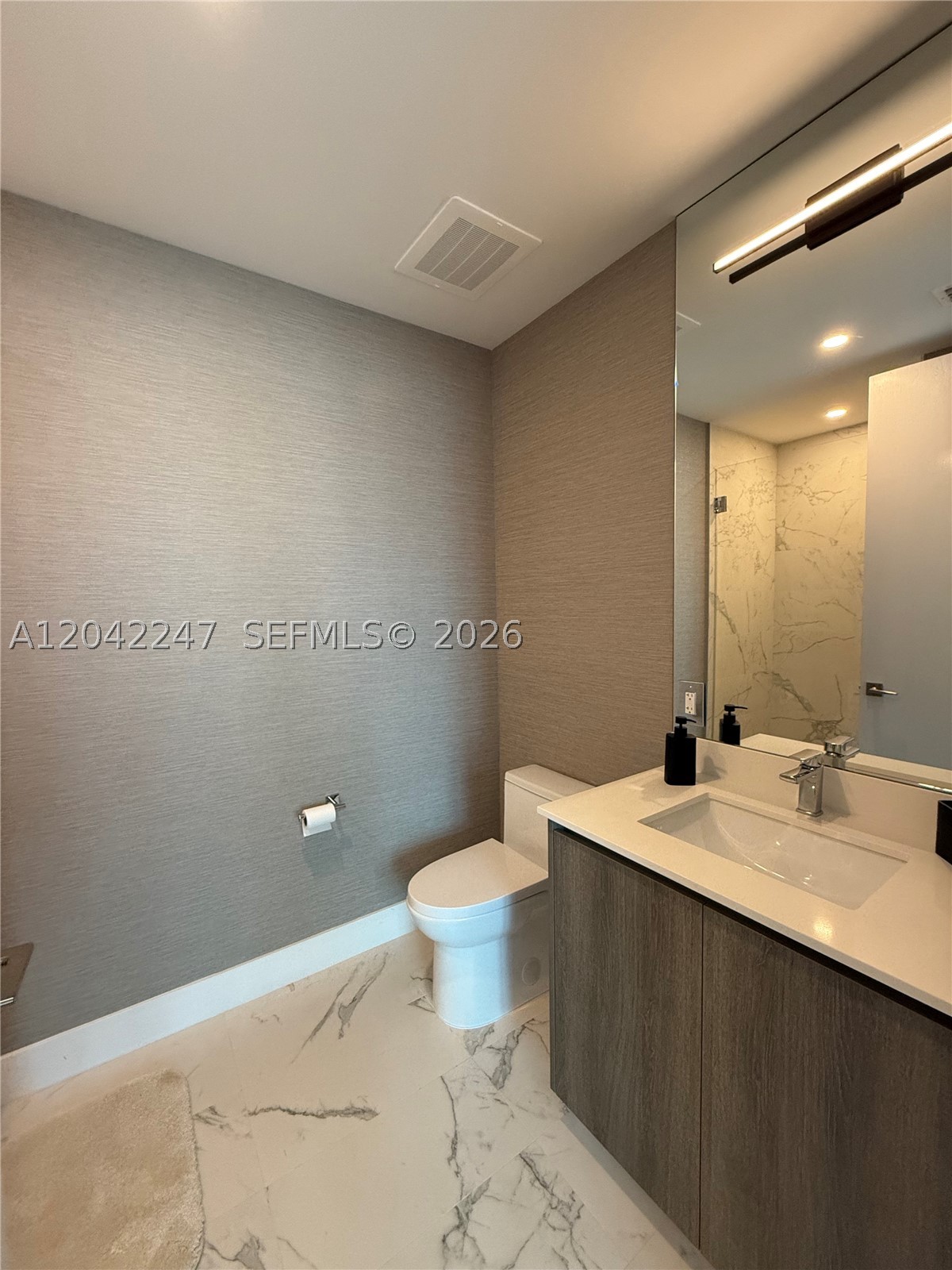 17550 Collins Ave #702 Sunny Isles Beach, FL 33160