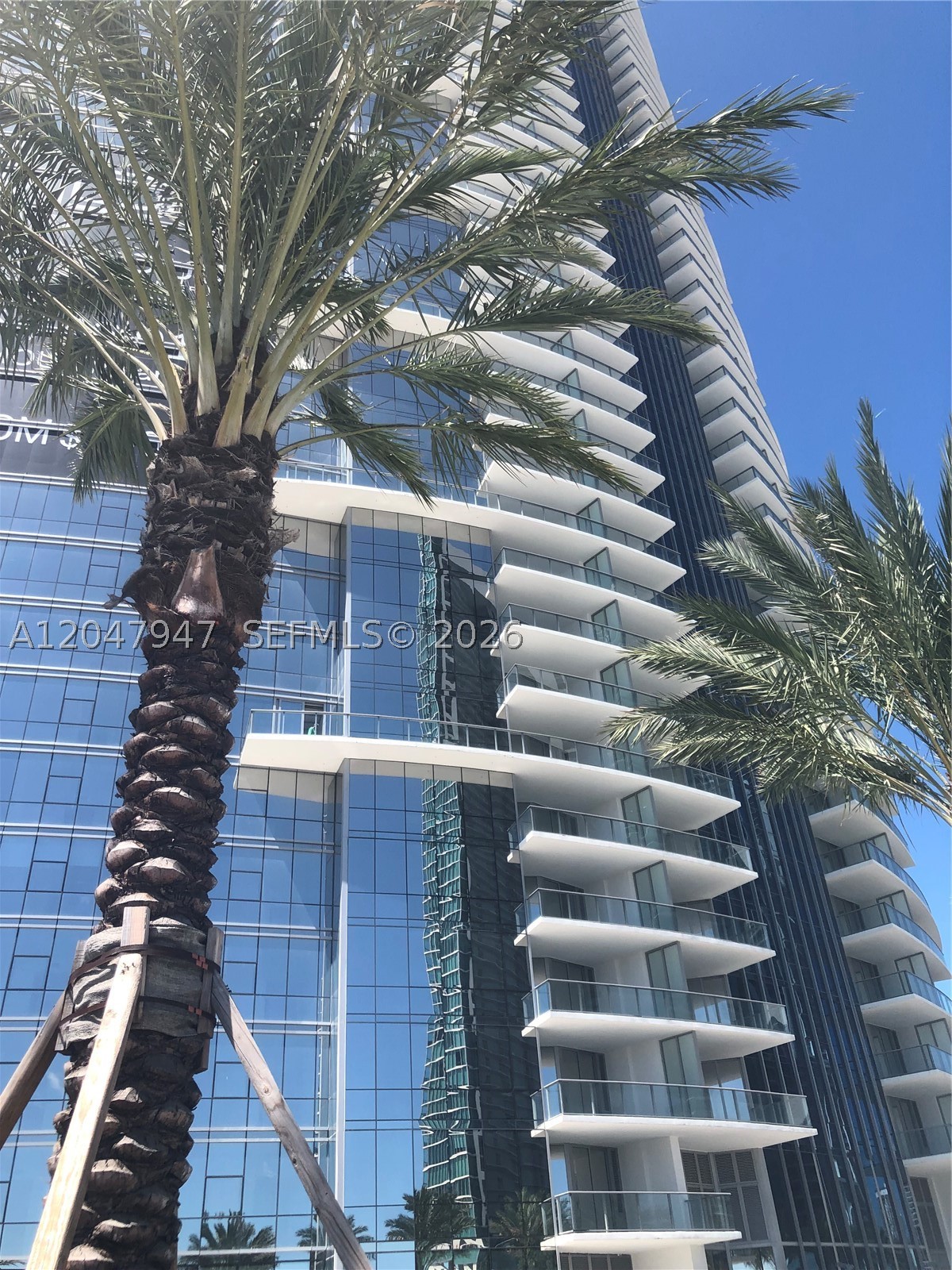 image Paramount Miami Worldcenter0