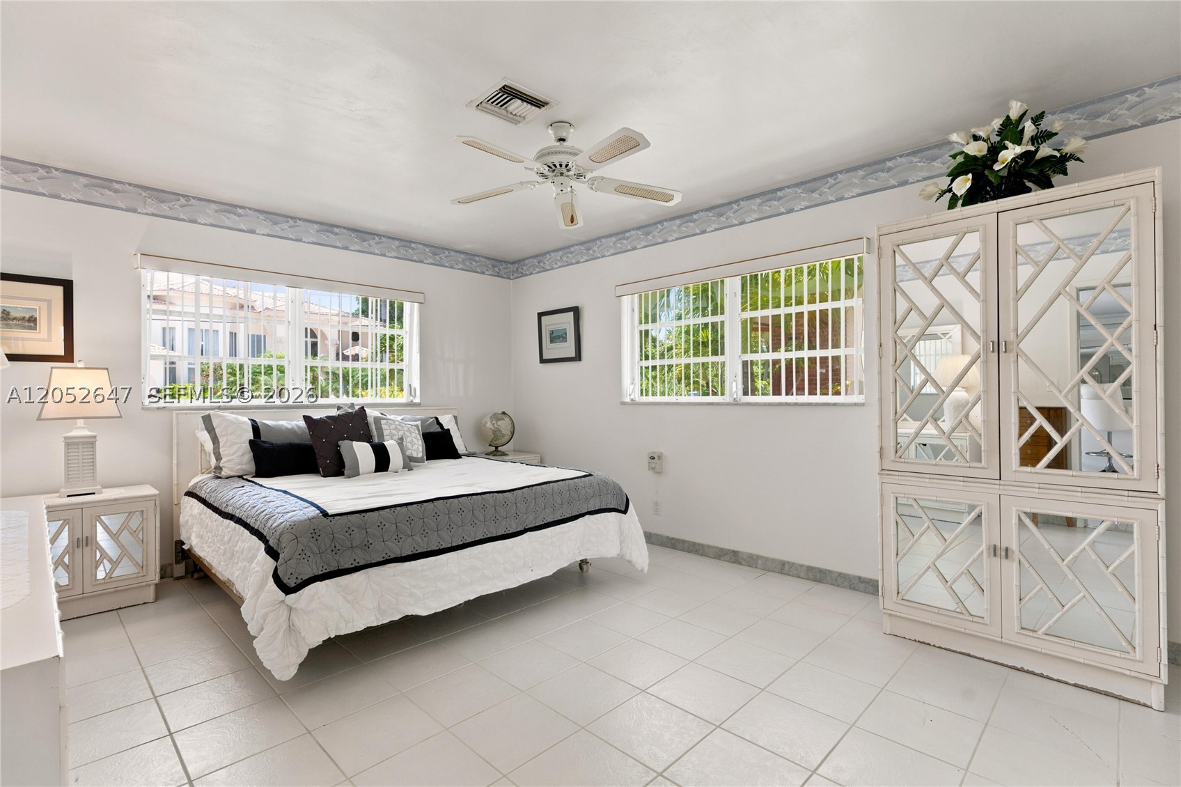 8 Castle Hbr Is Fort Lauderdale, FL 33308