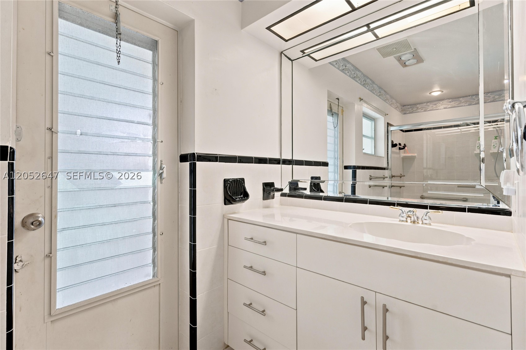 8 Castle Hbr Is Fort Lauderdale, FL 33308