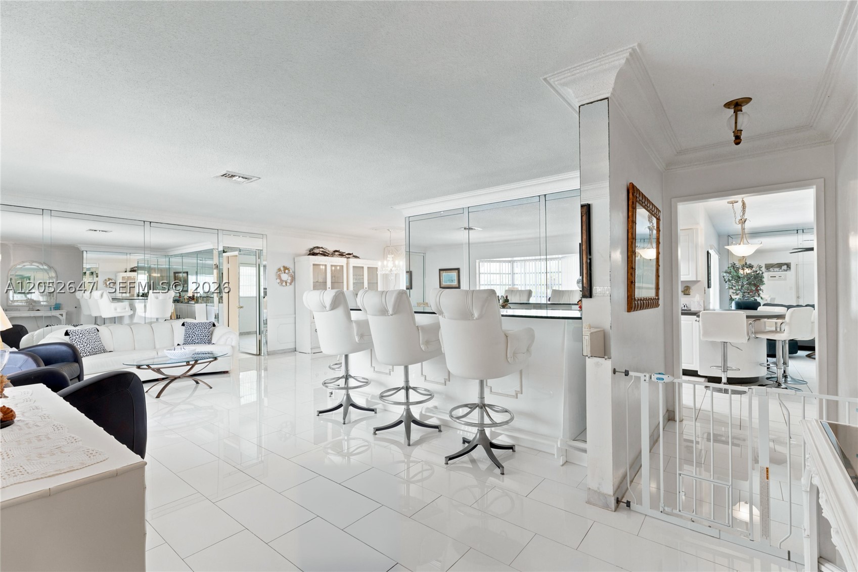 8 Castle Hbr Is Fort Lauderdale, FL 33308