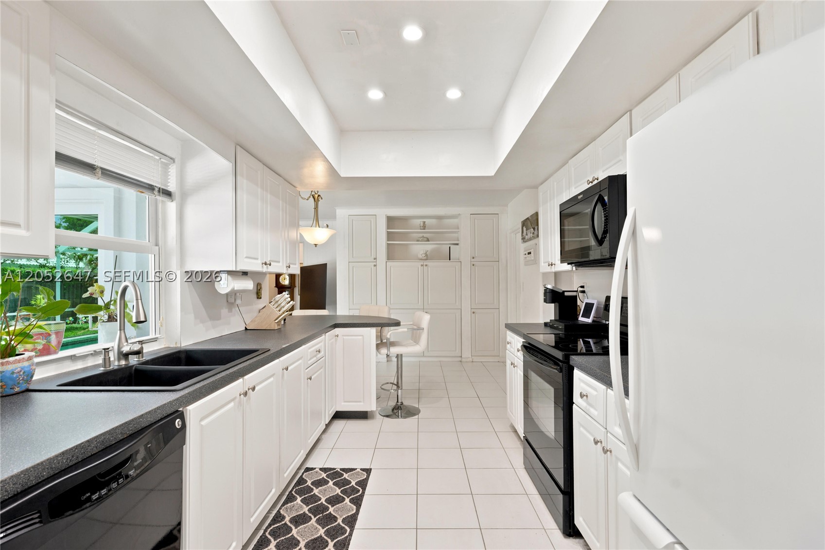 8 Castle Hbr Is Fort Lauderdale, FL 33308