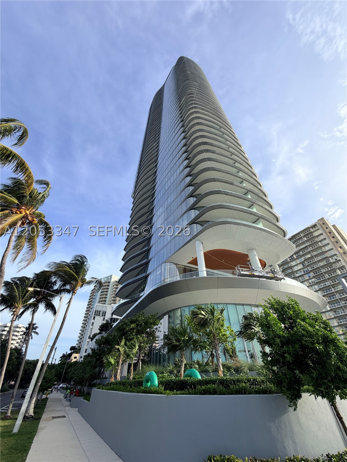 175 SE 25th Rd #902