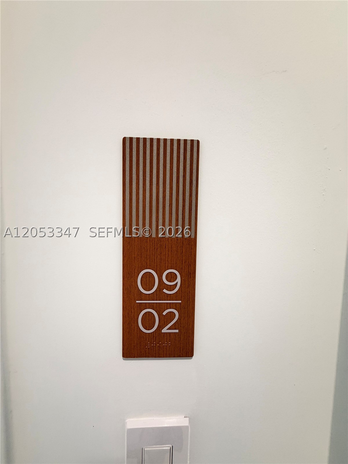 175 SE 25th Rd #902 Miami, FL 33129