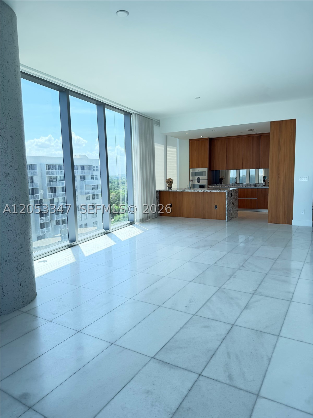 175 SE 25th Rd #902 Miami, FL 33129