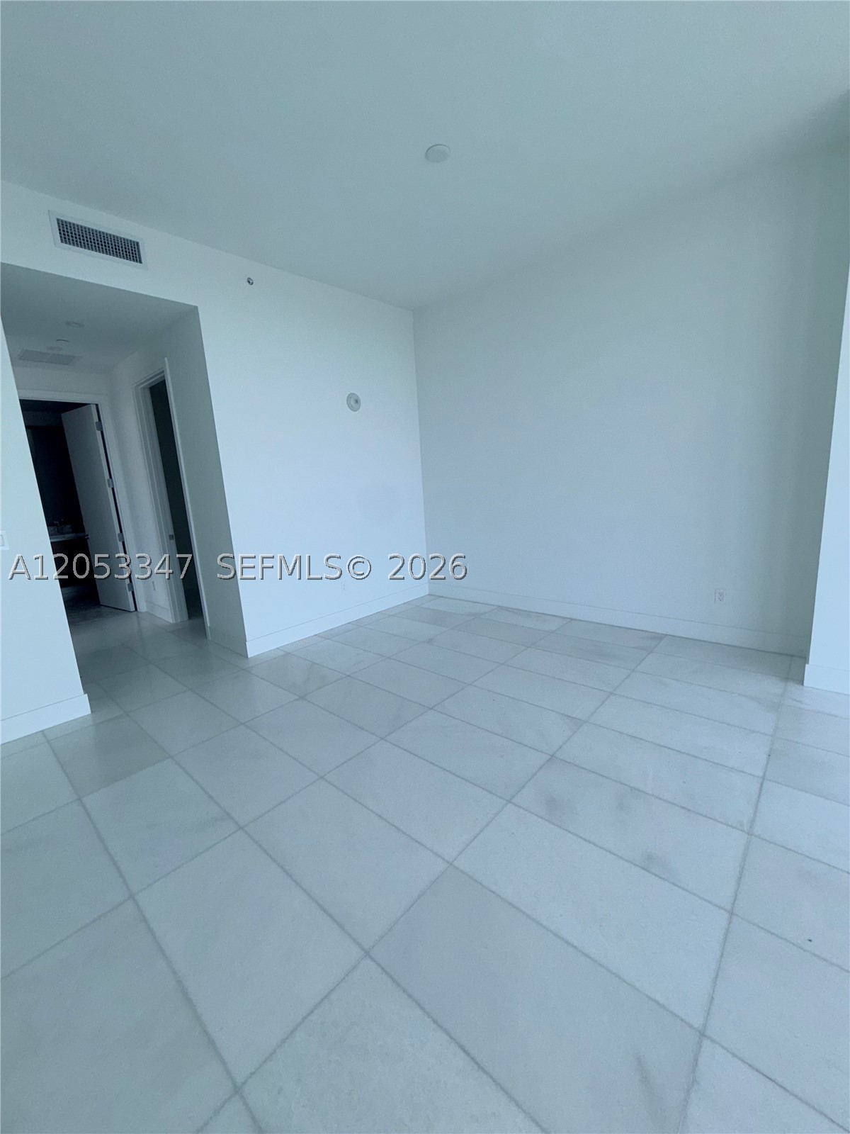 175 SE 25th Rd #902 Miami, FL 33129
