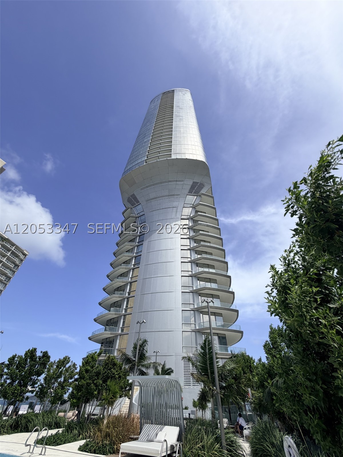 175 SE 25th Rd #902 Miami, FL 33129