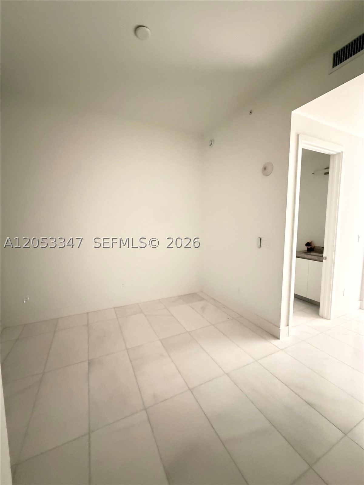 175 SE 25th Rd #902 Miami, FL 33129