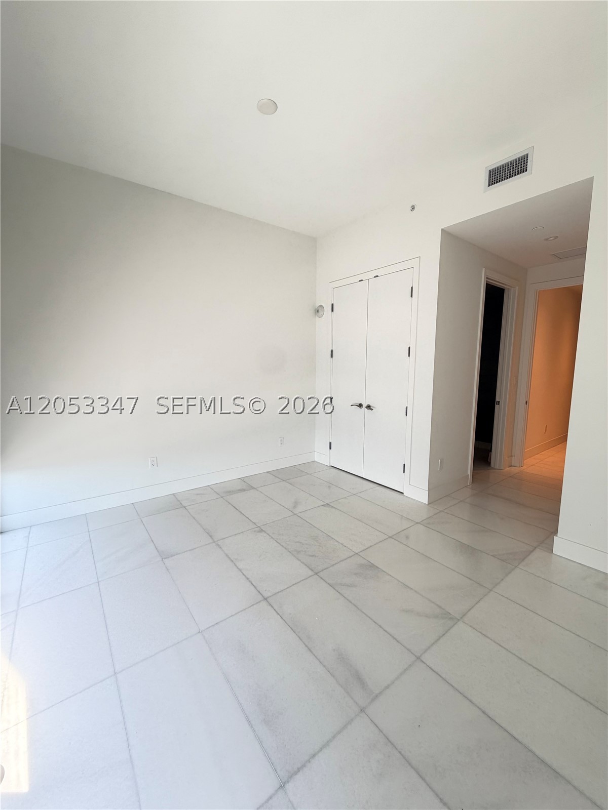 175 SE 25th Rd #902 Miami, FL 33129