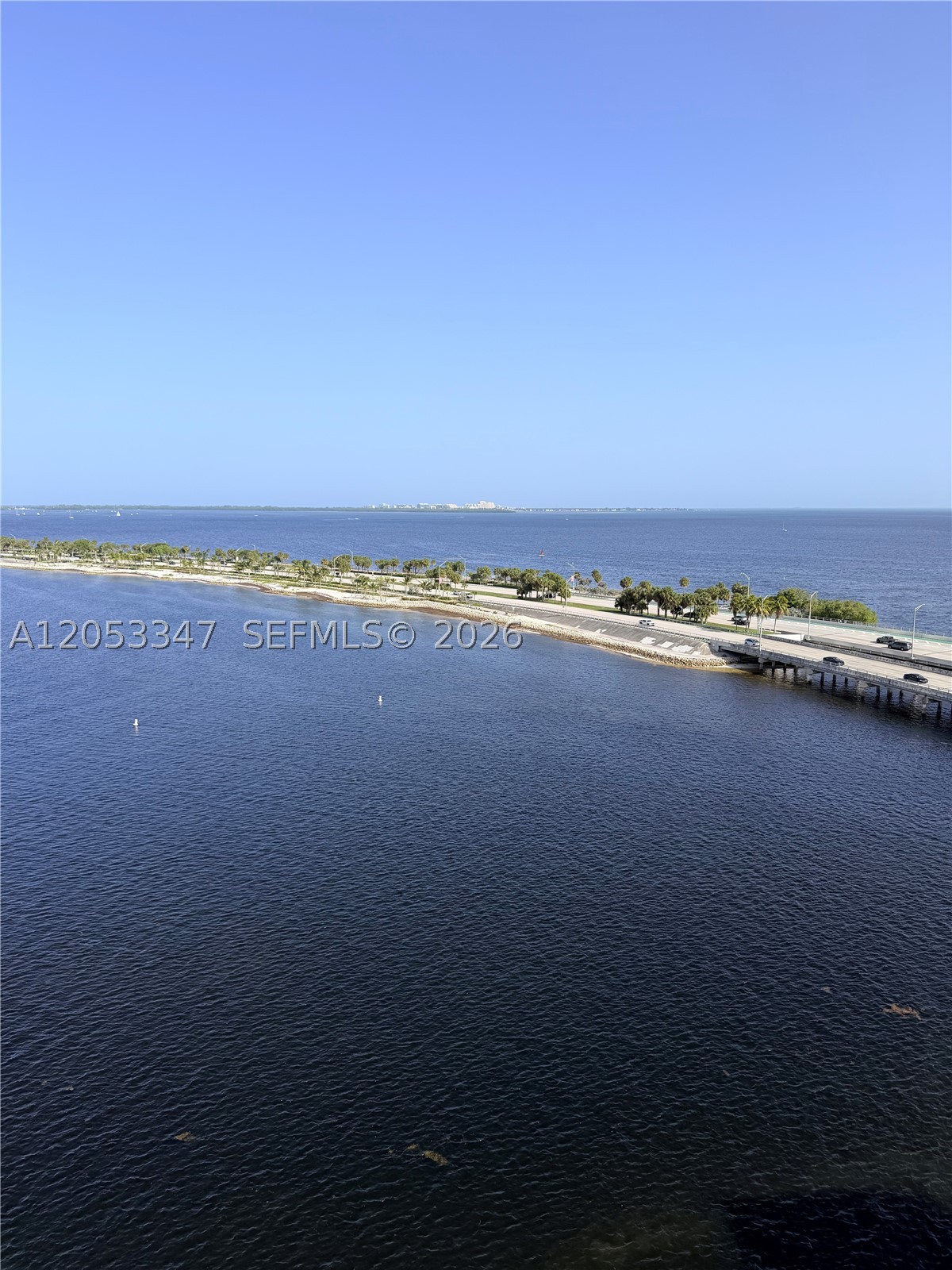 175 SE 25th Rd #902 Miami, FL 33129