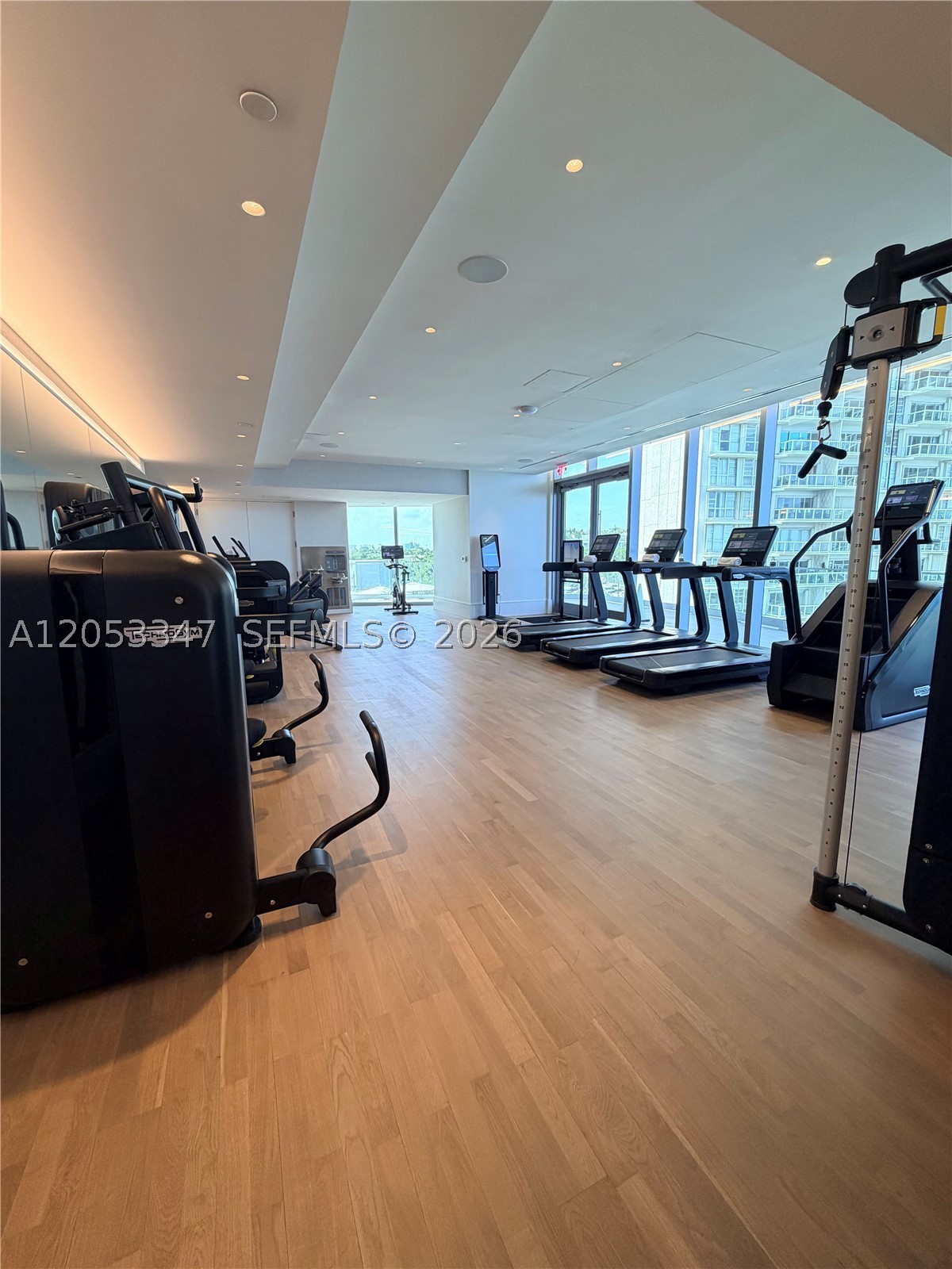 175 SE 25th Rd #902 Miami, FL 33129
