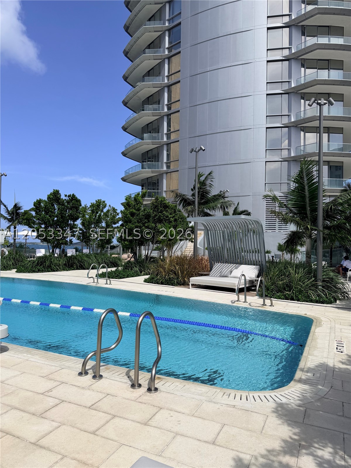175 SE 25th Rd #902 Miami, FL 33129