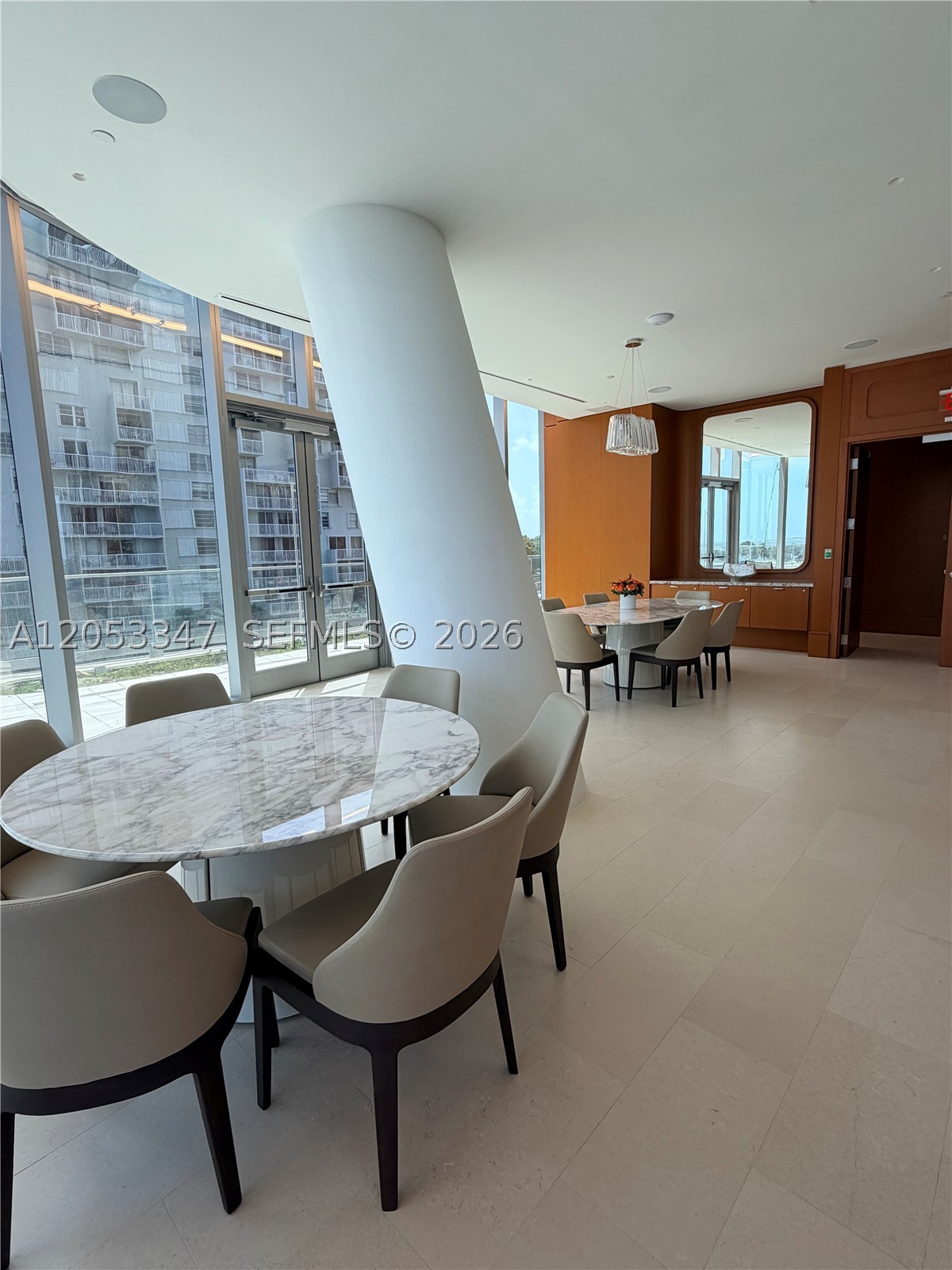 175 SE 25th Rd #902 Miami, FL 33129