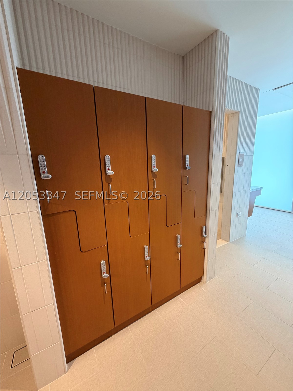 175 SE 25th Rd #902 Miami, FL 33129