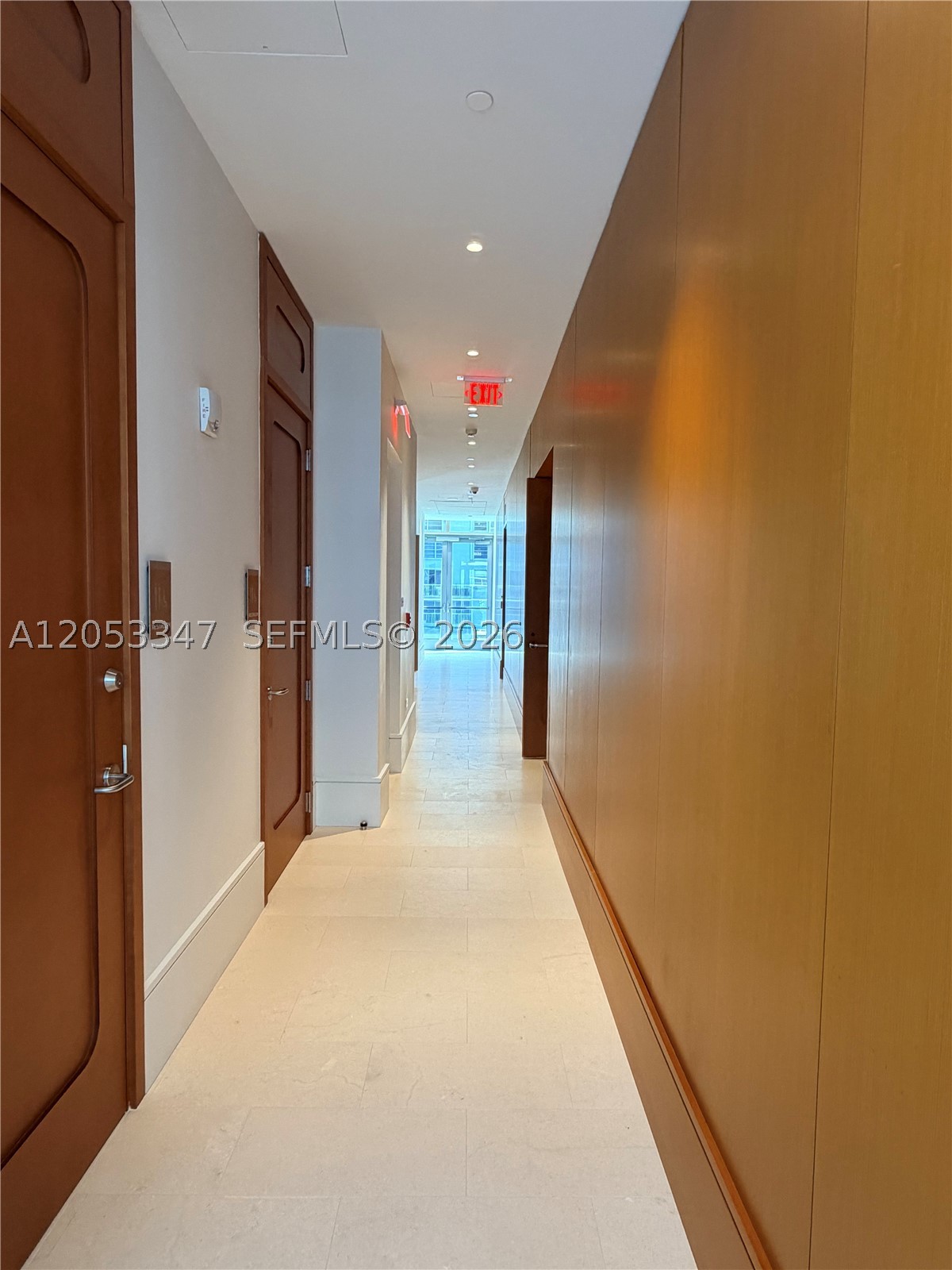 175 SE 25th Rd #902 Miami, FL 33129