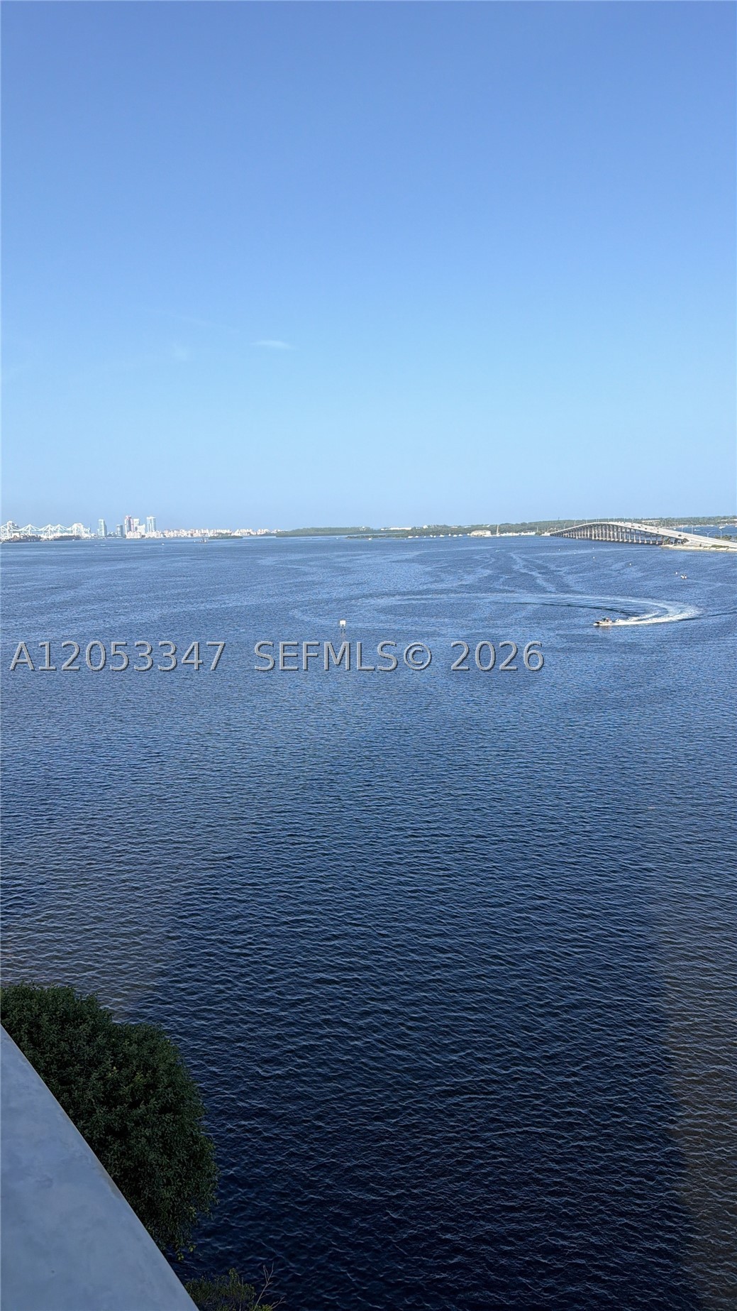 175 SE 25th Rd #902 Miami, FL 33129