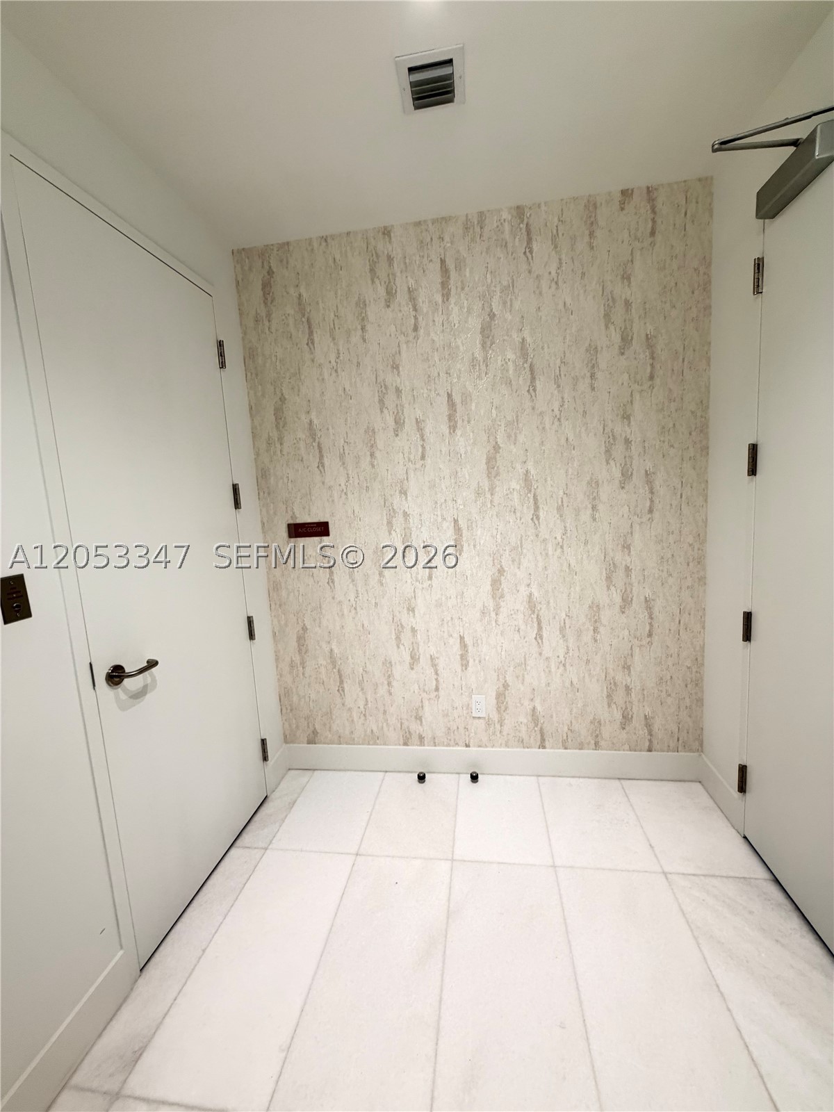 175 SE 25th Rd #902 Miami, FL 33129