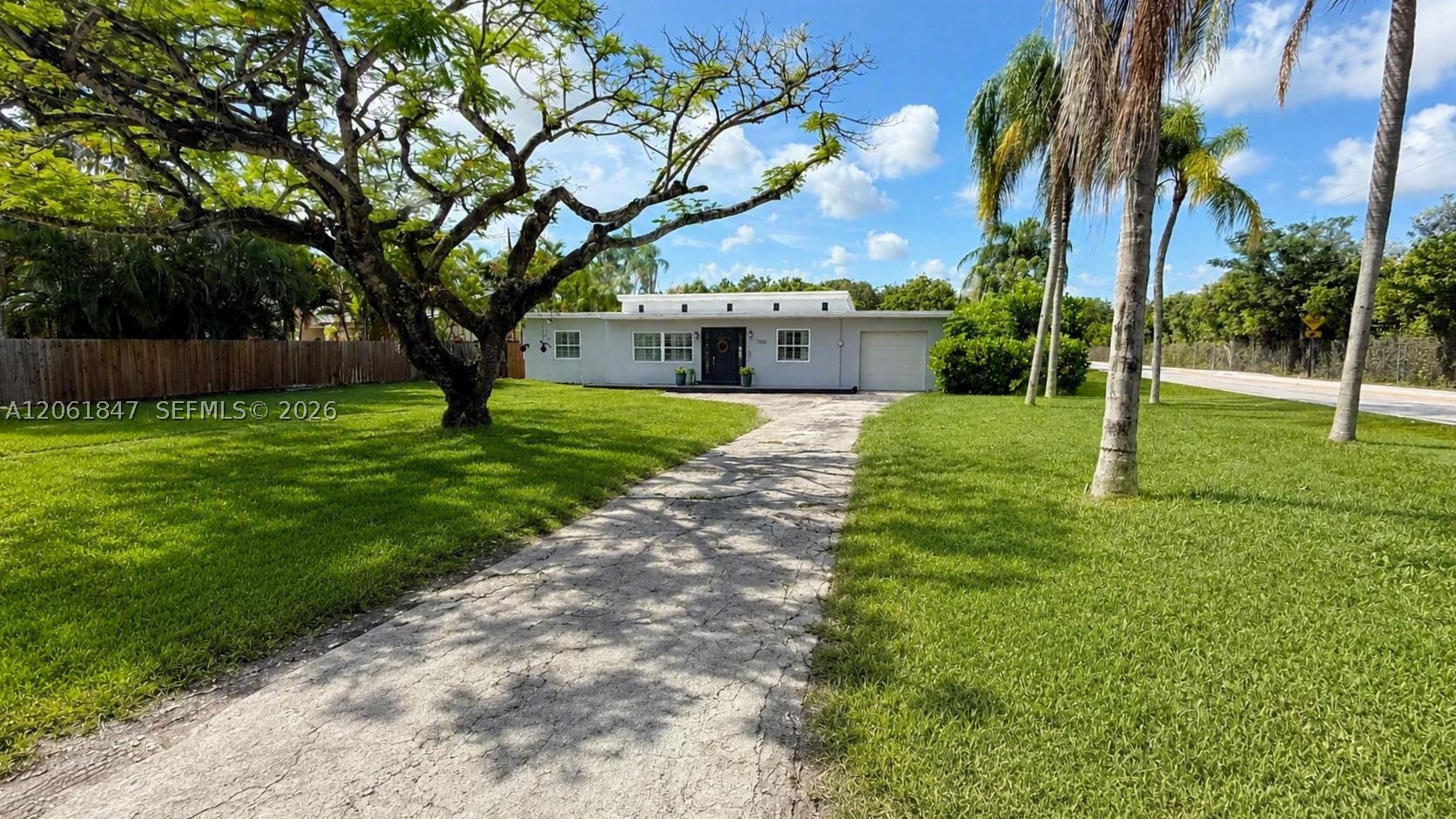 7550 SW 75th St Miami, FL 33143