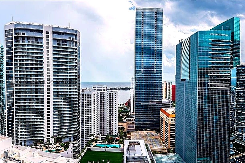 image The Club at Brickell Bay1