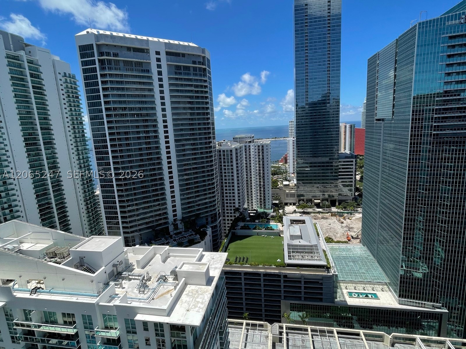 image The Club at Brickell Bay3