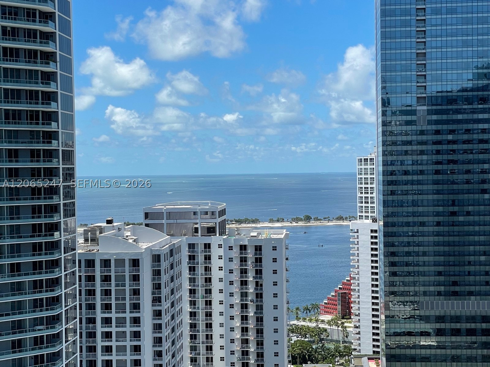 image The Club at Brickell Bay4