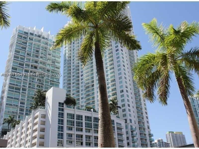 image Brickell on the River South10