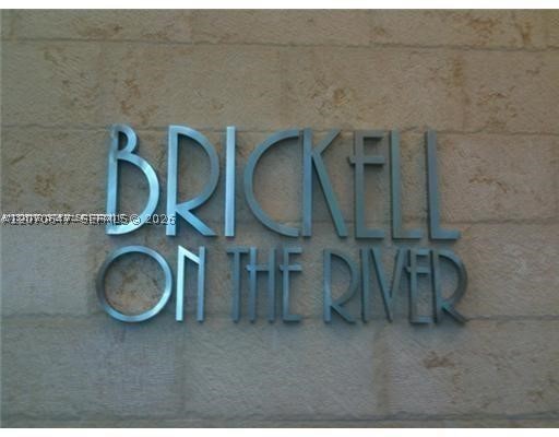 image Brickell on the River South11