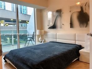 image Brickell on the River South15