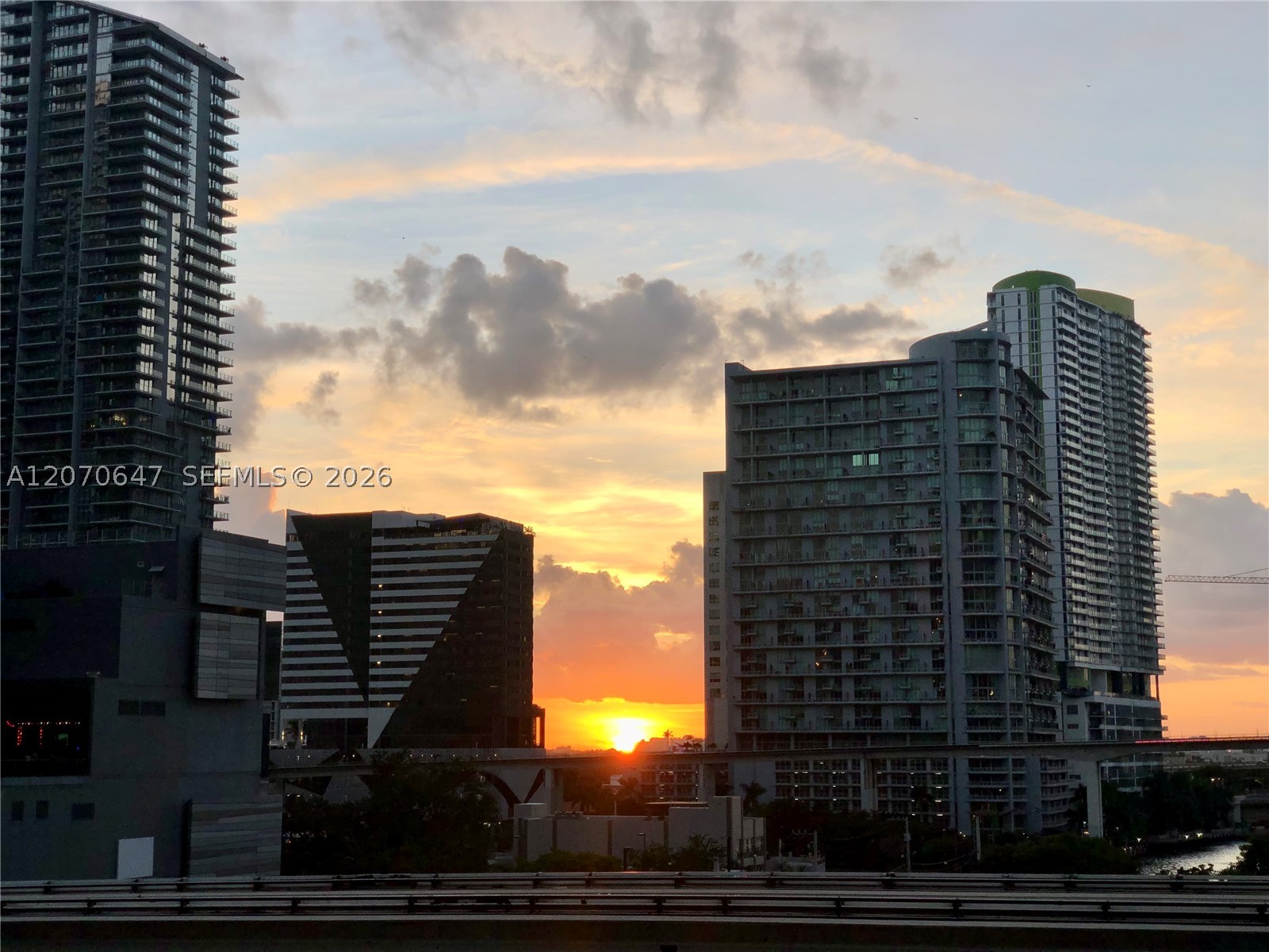 image Brickell on the River South17