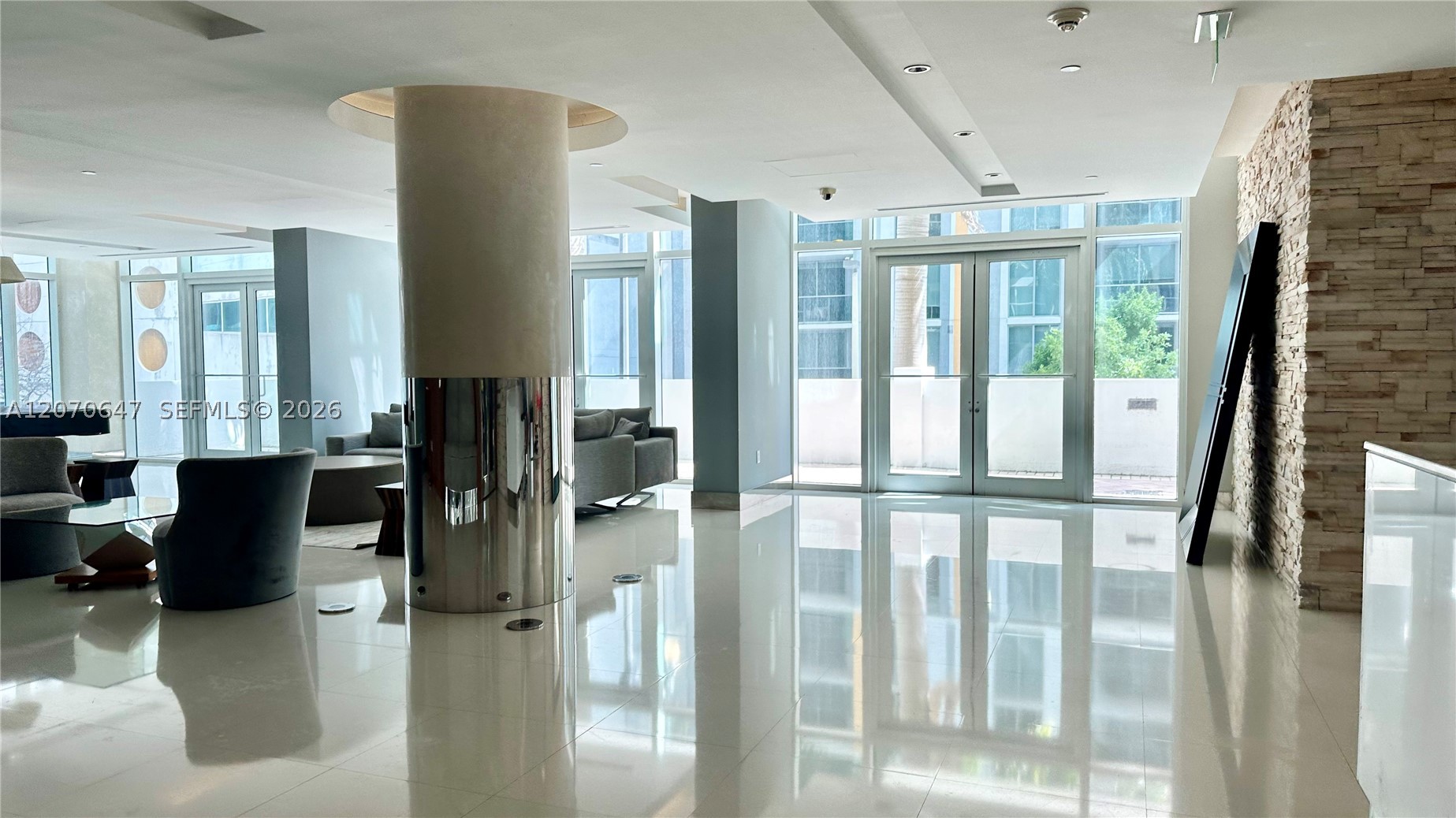 image Brickell on the River South19