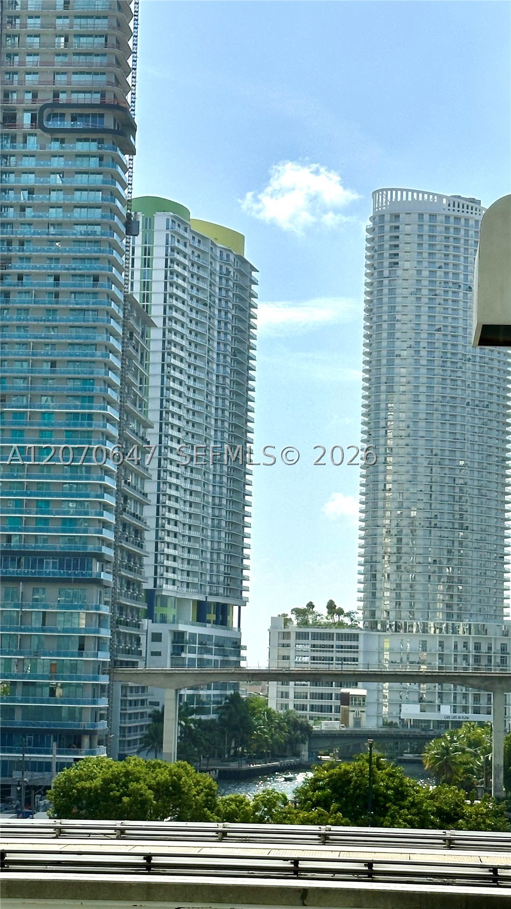 image Brickell on the River South22