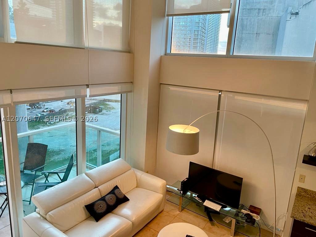 image Brickell on the River South4