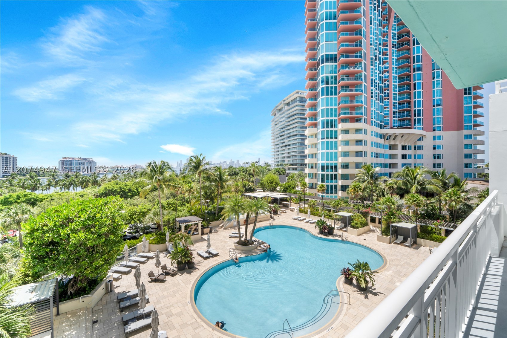 400 S Pointe Dr #505 Miami Beach, FL 33139