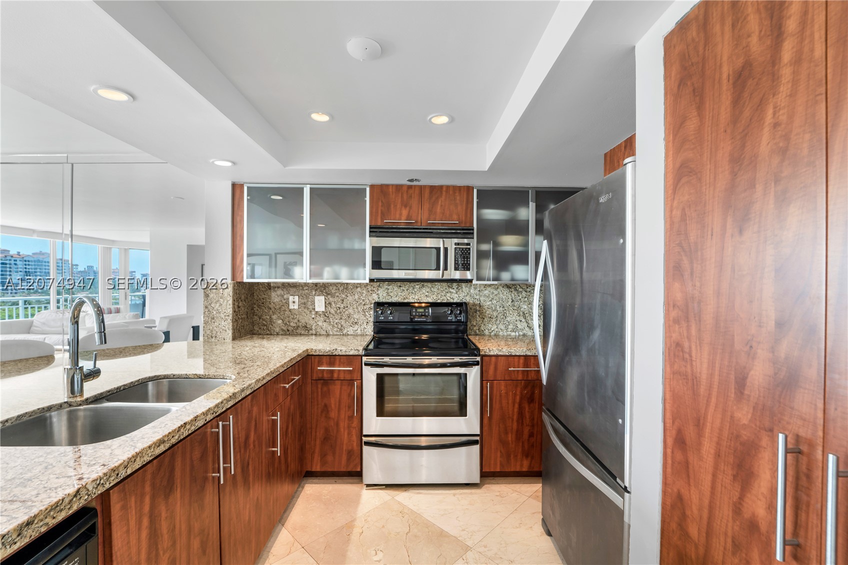 400 S Pointe Dr #505 Miami Beach, FL 33139