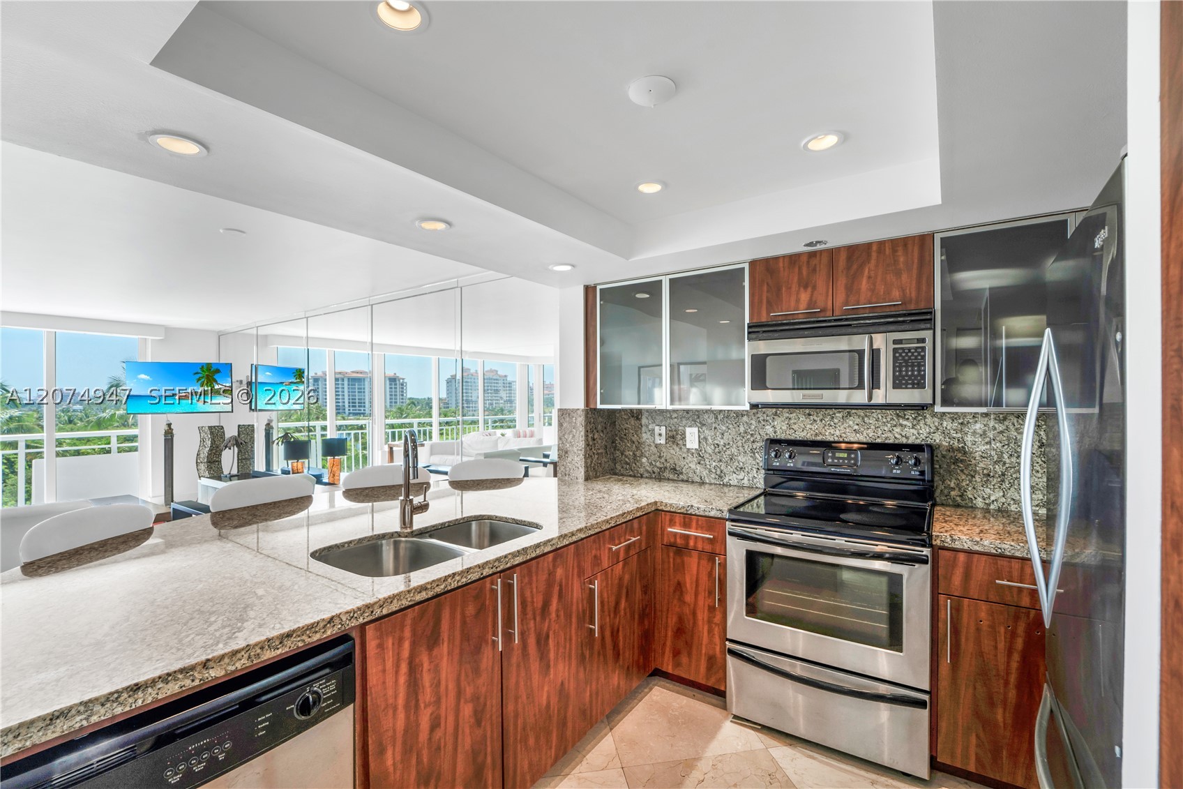 400 S Pointe Dr #505 Miami Beach, FL 33139