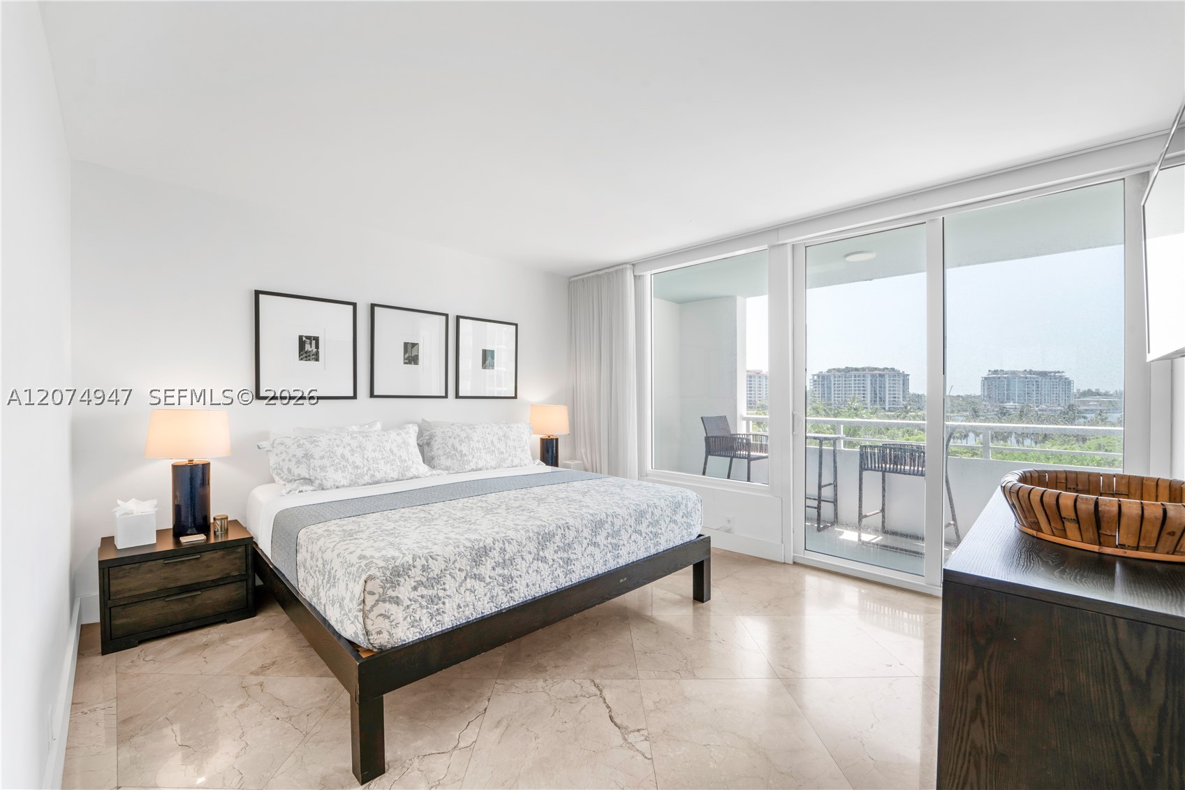 400 S Pointe Dr #505 Miami Beach, FL 33139