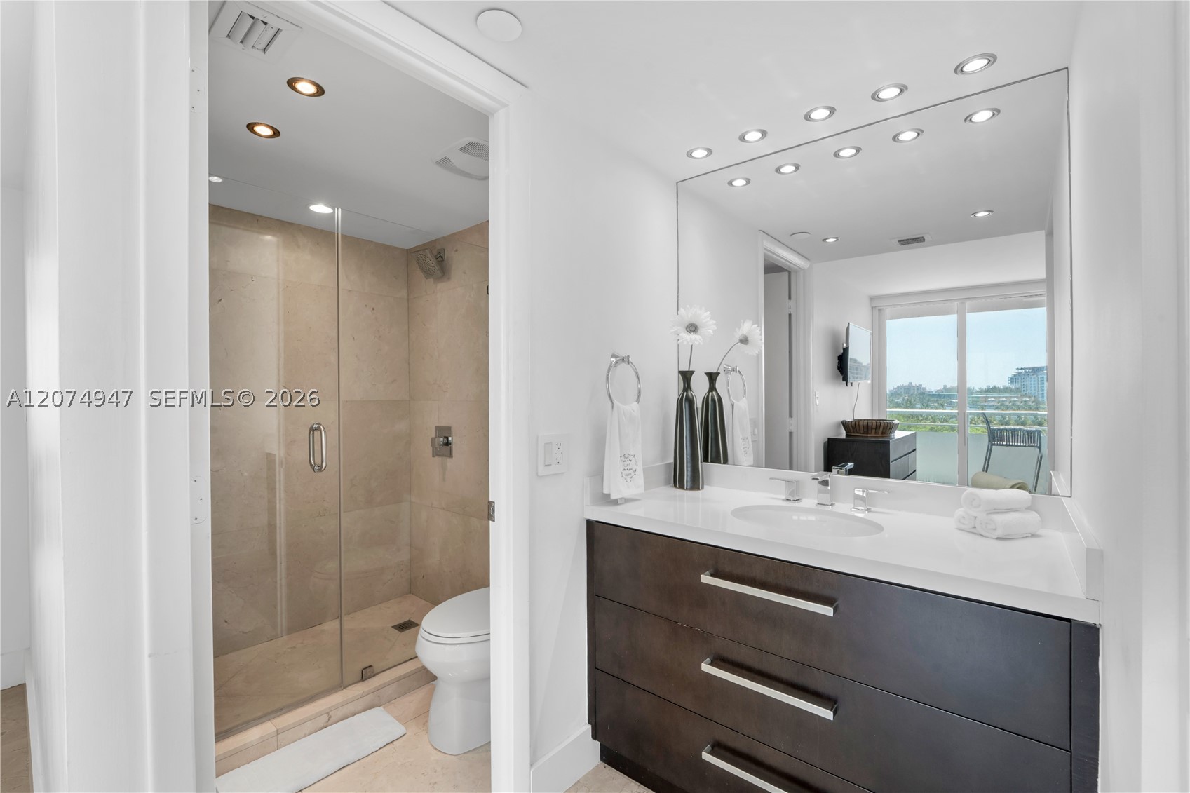 400 S Pointe Dr #505 Miami Beach, FL 33139