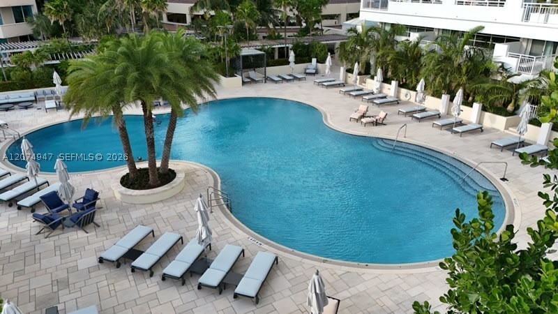 400 S Pointe Dr #505 Miami Beach, FL 33139