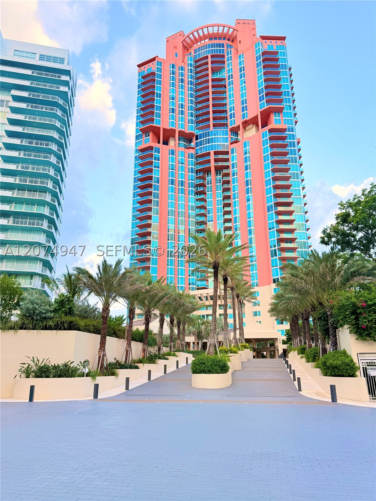 400 S Pointe Dr #505 Miami Beach, FL 33139