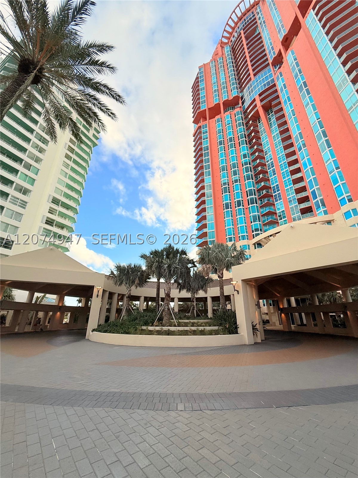 400 S Pointe Dr #505 Miami Beach, FL 33139