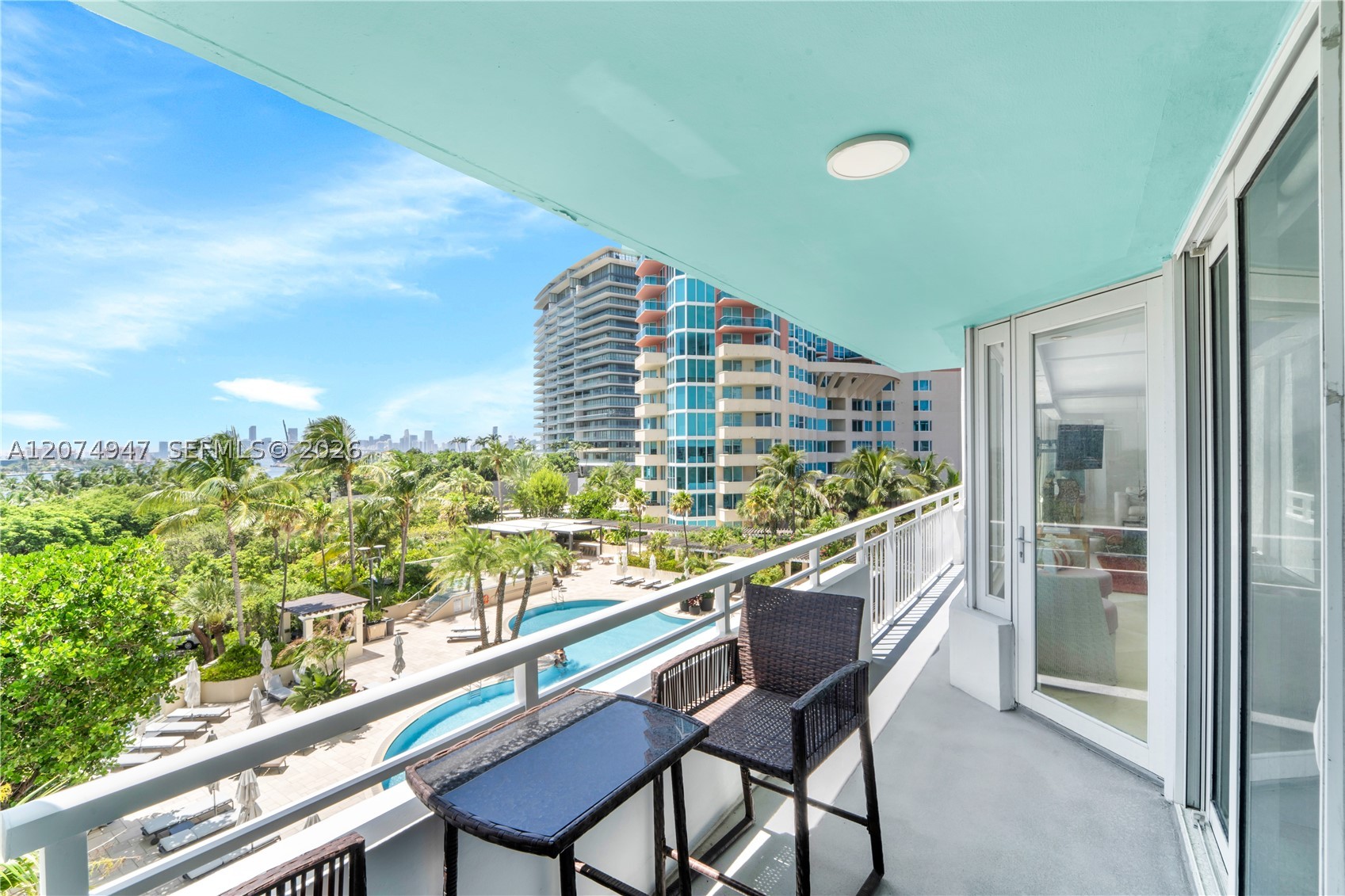 400 S Pointe Dr #505 Miami Beach, FL 33139