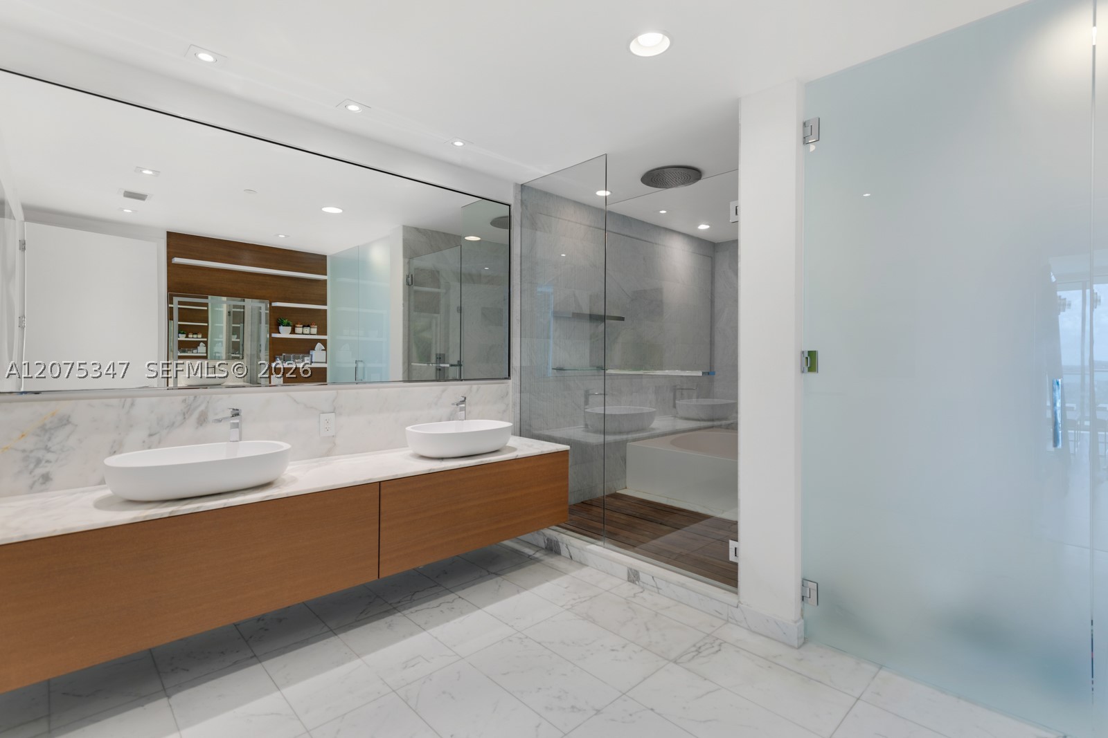 10201 Collins Ave #907 Bal Harbour, FL 33154