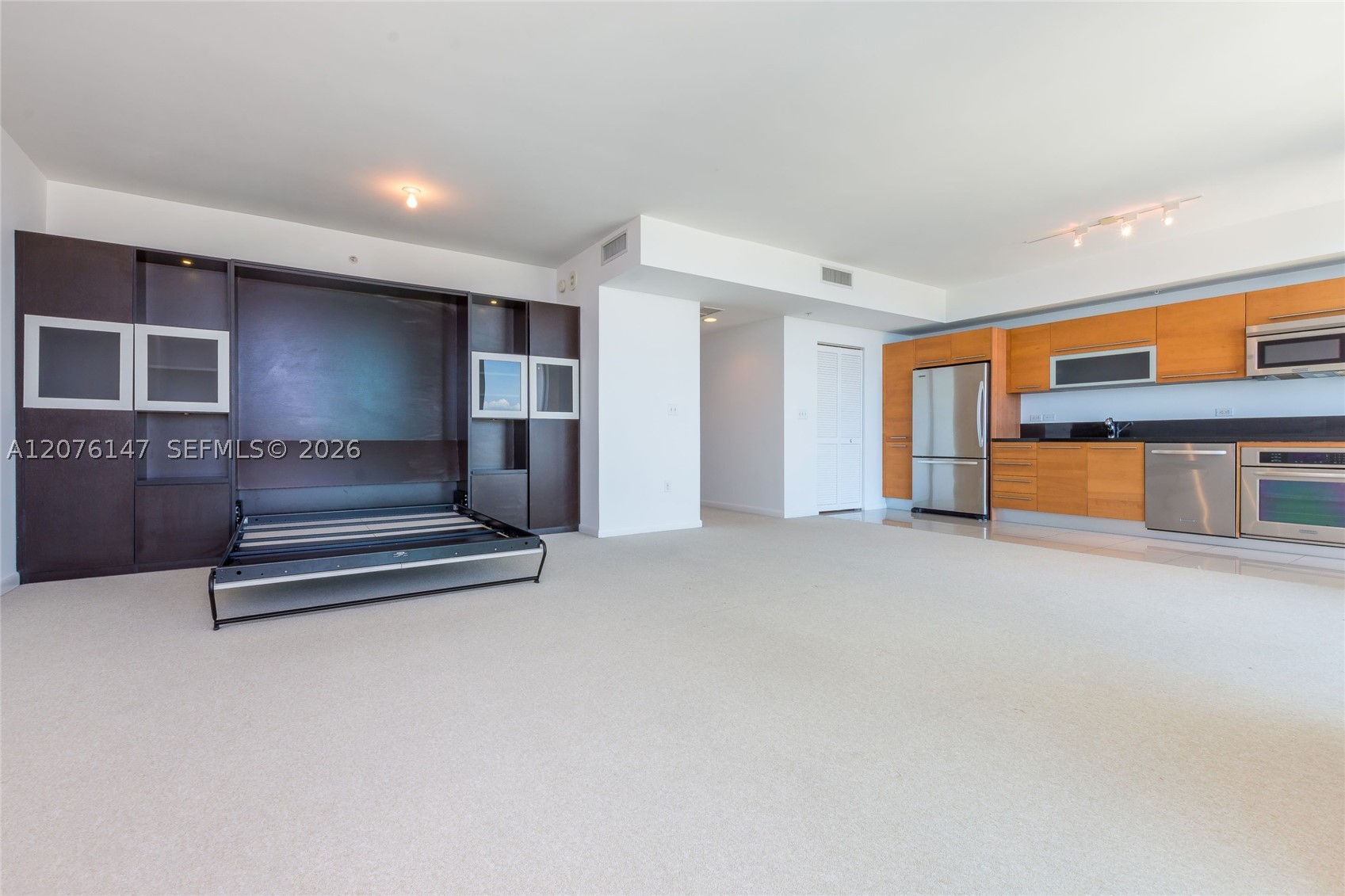 image Vizcayne South8